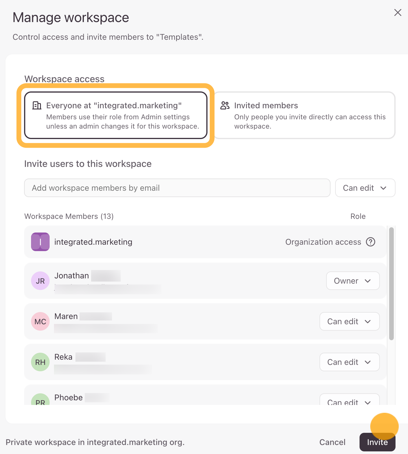 Le module d'invitation à l'espace de travail mettant en avant les options de vérification de configuration pour ajouter automatiquement tout le monde au nom de votre organisation.
