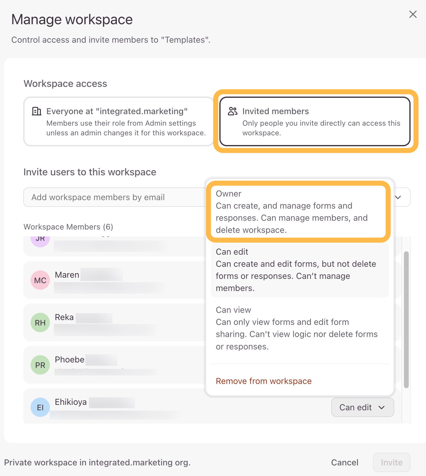 L'interface des paramètres de profil du panneau de configuration illustrant la sélection de l'option de niveau de privilège « Propriétaire » dans une matrice déroulante d'utilisateurs.